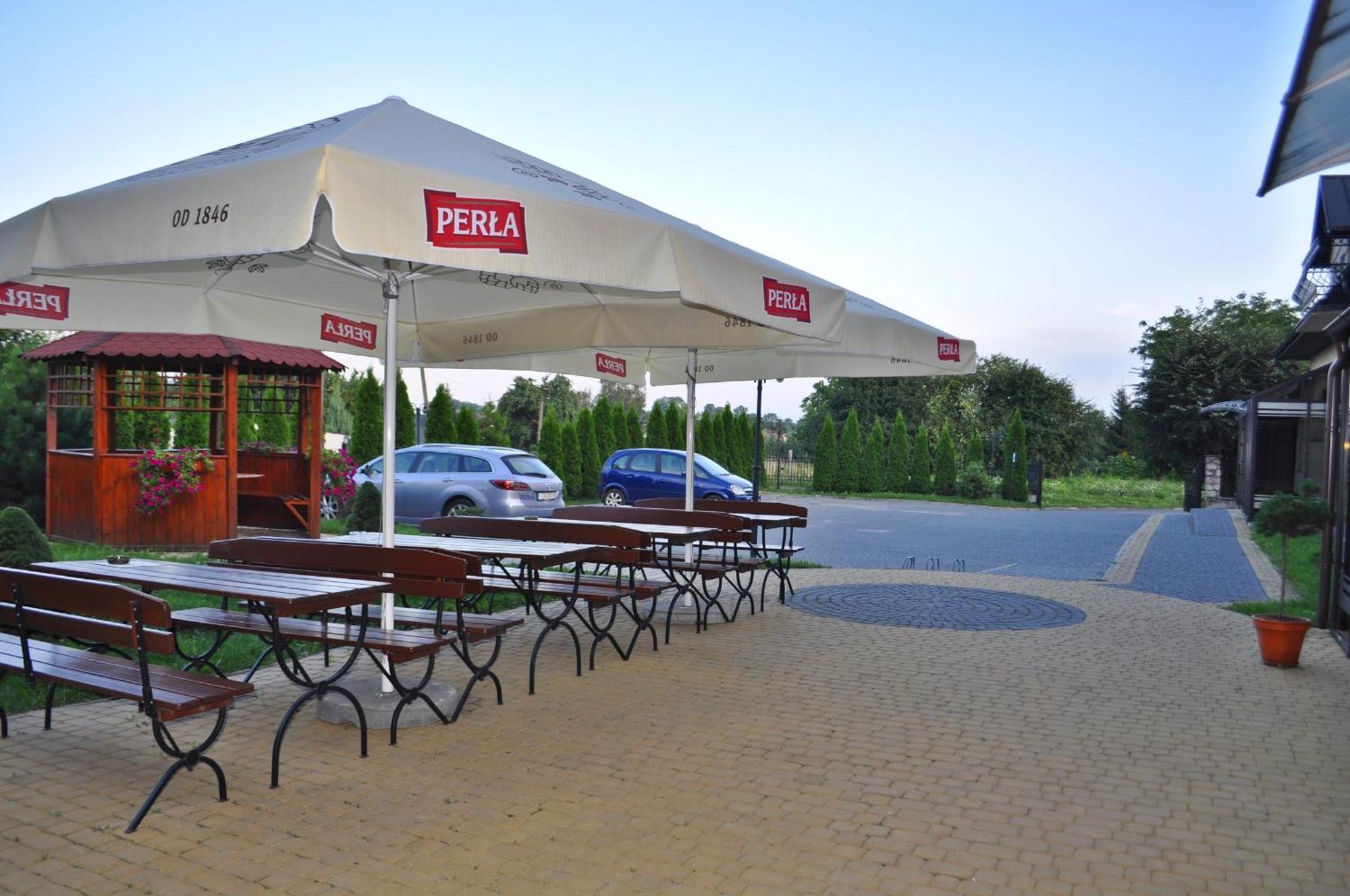 Hotel Platinum Хрубешов Екстериор снимка